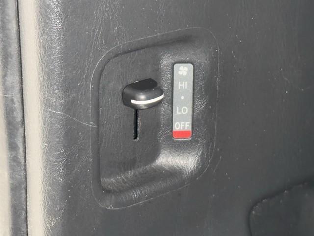 ハイエースバン ＤＸ　プリクラッシュセーフティ　メンテナンスノート　エアバック　リモコンキー　ワンオーナー　パワーステアリング　セキュリティーアラーム　ミュージックプレイヤー接続可　３列シート　メモリナビ　ナビ＆ＴＶ（12枚目）