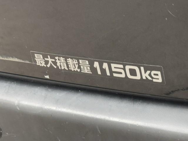 ハイエースバン ＤＸ　プリクラッシュセーフティ　メンテナンスノート　エアバック　リモコンキー　ワンオーナー　パワーステアリング　セキュリティーアラーム　ミュージックプレイヤー接続可　３列シート　メモリナビ　ナビ＆ＴＶ（18枚目）