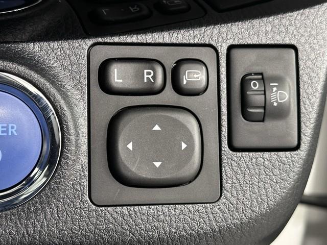 ヴィッツ ハイブリッドＦ　セーフティーエディションＩＩ　ワンオーナ　バックモニタ　衝突軽減　エアバッグ　スマートキ　ＥＳＣ　オートエアコン　ＤＶＤ再生可　ミュージックプレイヤー接続可　盗難防止装置　アイドリングストップ　ドライブレコーダー　フルセグＴＶ（14枚目）