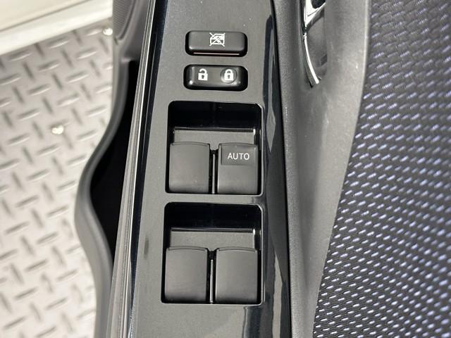 ヴィッツ ハイブリッドＦ　セーフティーエディションＩＩ　ワンオーナ　バックモニタ　衝突軽減　エアバッグ　スマートキ　ＥＳＣ　オートエアコン　ＤＶＤ再生可　ミュージックプレイヤー接続可　盗難防止装置　アイドリングストップ　ドライブレコーダー　フルセグＴＶ（16枚目）