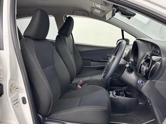 ヴィッツ ハイブリッドＦ　セーフティーエディションＩＩ　ワンオーナ　バックモニタ　衝突軽減　エアバッグ　スマートキ　ＥＳＣ　オートエアコン　ＤＶＤ再生可　ミュージックプレイヤー接続可　盗難防止装置　アイドリングストップ　ドライブレコーダー　フルセグＴＶ（17枚目）