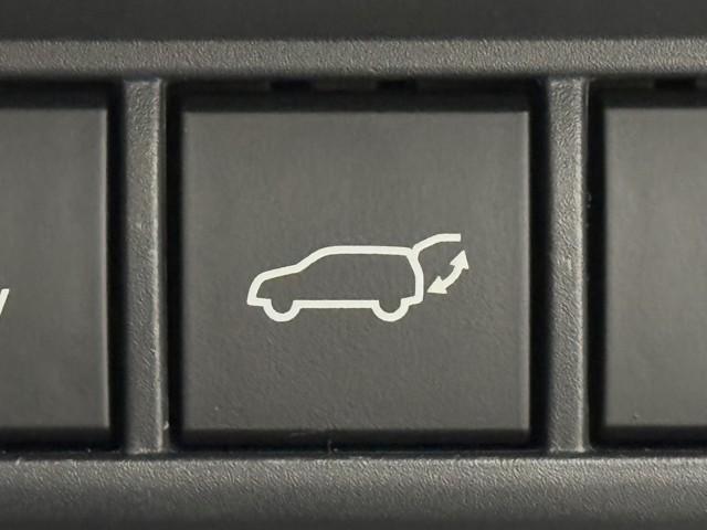 プリウス Ｚ　寒冷地仕様　衝突被害軽減ブレーキ　地デジ　アルミ　１オーナー　クルコン　アイドリングストップ　ＬＥＤライト　ＡＢＳ　Ｐシート　オートエアコン　バックカメラ　スマートキー　メモリーナビ　ドラレコ　ＥＴＣ（17枚目）