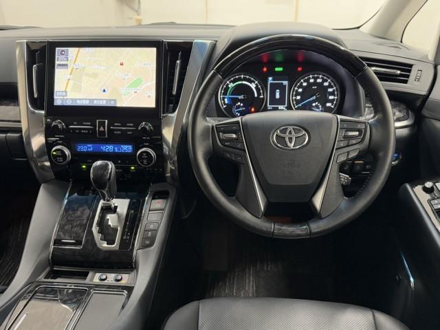 アルファードハイブリッド SR Cパッケージ 点検記録簿 バックモニター オートエアコン LED 横滑り防止機能 ABS イモビ アルミ ドライブレコーダー ナビ&TV 4WD ミュージックプレイヤー接続可 3列シート メモリーナビ キーフリー(4枚目)