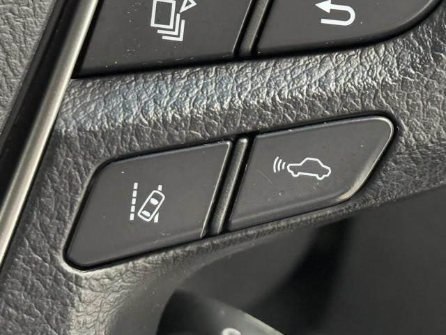 アルファードハイブリッド SR Cパッケージ 点検記録簿 バックモニター オートエアコン LED 横滑り防止機能 ABS イモビ アルミ ドライブレコーダー ナビ&TV 4WD ミュージックプレイヤー接続可 3列シート メモリーナビ キーフリー(11枚目)