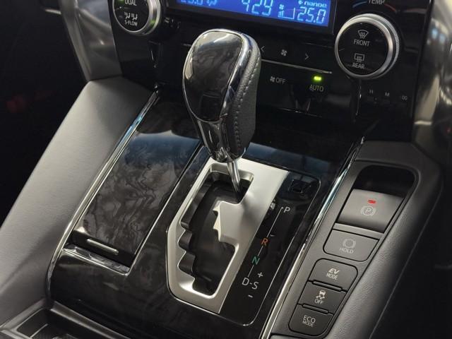 アルファードハイブリッド SR Cパッケージ 点検記録簿 バックモニター オートエアコン LED 横滑り防止機能 ABS イモビ アルミ ドライブレコーダー ナビ&TV 4WD ミュージックプレイヤー接続可 3列シート メモリーナビ キーフリー(12枚目)