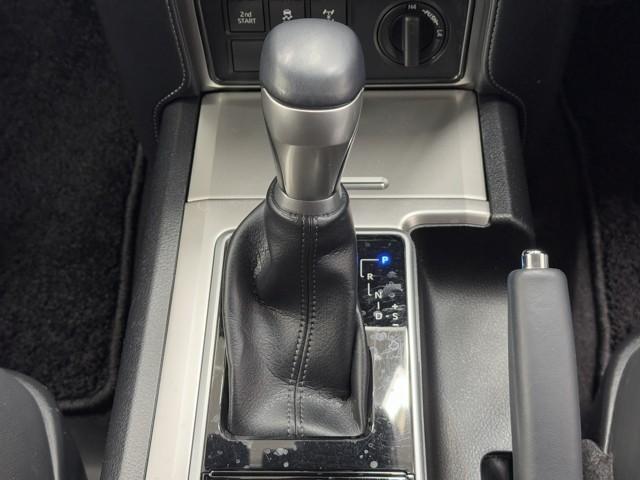 ランドクルーザープラド ＴＸ　Ｌパッケージ　マットブラックエディション　アルミ　３列　ＡＢＳ　ＥＴＣ車載器　電動シート　盗難防止装置　メモリーナビ　キーレス　ＬＥＤヘッドランプ　レザー　クルコン　パノラマルーフ　スマートエントリー　Ｂカメラ　エアコン　記録簿　４×４（11枚目）