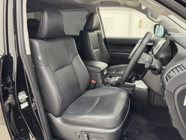 ランドクルーザープラド ＴＸ　Ｌパッケージ　マットブラックエディション　アルミ　３列　ＡＢＳ　ＥＴＣ車載器　電動シート　盗難防止装置　メモリーナビ　キーレス　ＬＥＤヘッドランプ　レザー　クルコン　パノラマルーフ　スマートエントリー　Ｂカメラ　エアコン　記録簿　４×４（15枚目）