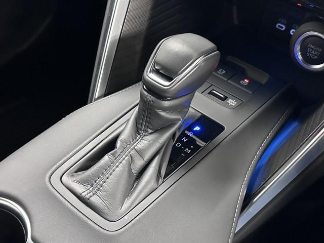 ハリアー Z レザーパッケージ スマキ 追突防止 フルセグテレビ バックモニター ドラレコ付 本革シート アルミ 横滑り防止機能 Pシート 整備記録簿 オートクルーズコントロール AUX LEDヘッドライト 盗難防止システム ETC(10枚目)