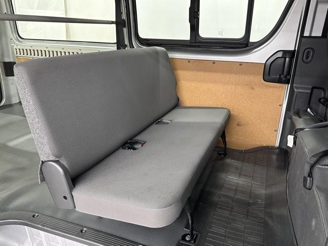 ハイエースバン ロングＤＸ　ブレーキサポート　ＰＷ　運転席エアバッグ　ナビテレビ　横滑り防止　整備点検記録簿　イモビ付　パワーステアリング　エアコン　ミュージックプレイヤー接続可　ＡＢＳ　キーレス　ワンセグテレビ　ＥＴＣ付（16枚目）