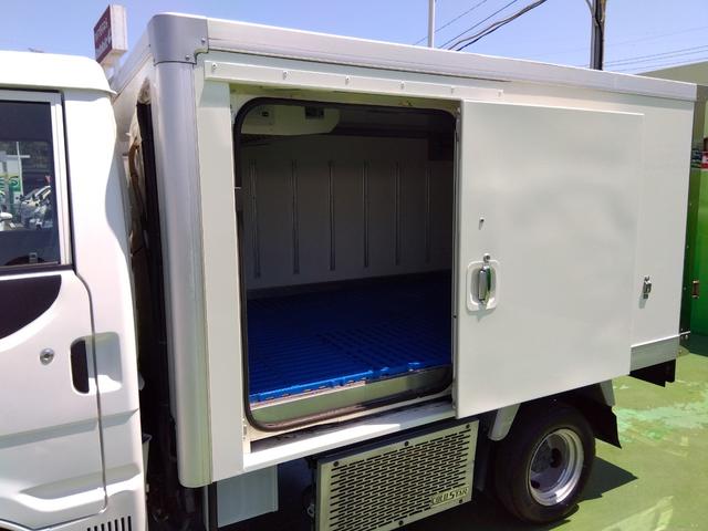 バネットトラック 　冷蔵冷凍車　－１５℃設定　左サイドドア　リア小径Ｗタイヤ　８５０ｋｇ積　パワーウインドウ　Ｗエアバッグ　集中ドアロック　５速マニュアル（9枚目）