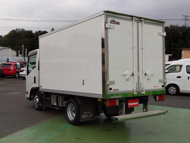 エルフトラック 　３．０Ｄターボ　冷蔵冷凍車　－５℃設定　２ｔ積　リア観音扉　５速マニュアル　ＨＳＡ　左電格ミラー　アイドリングストップ　荷台内寸約長３３１幅１７４高１５６　キーレス　集中ドアロック（6枚目）