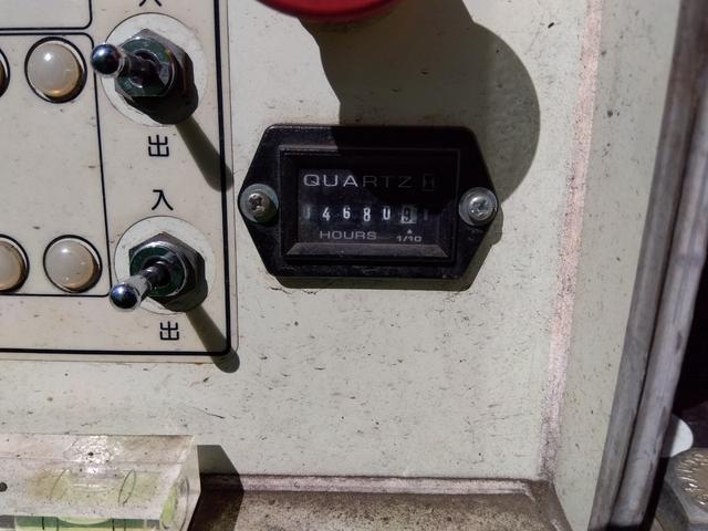 キャンター 　３．０Ｄターボ　アイチコーポレーション製高所作業車　ＳＢ１０Ａ　作業床９．７ｍ　ジャッキ自動セット　４６８０ｈ　オートマ車　社外ナビ　フルセグＴＶ　バックモニター　キーレス　集中ドアロック（12枚目）