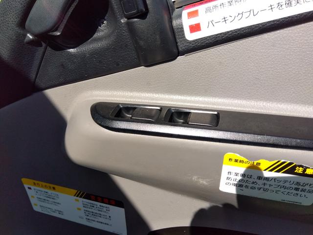 キャンター 　３．０Ｄターボ　アイチコーポレーション製高所作業車　ＳＢ１０Ａ　作業床９．７ｍ　ジャッキ自動セット　４６８０ｈ　オートマ車　社外ナビ　フルセグＴＶ　バックモニター　キーレス　集中ドアロック（16枚目）