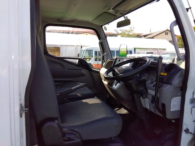 キャンター 　３．０Ｄターボ　アイチコーポレーション製高所作業車　ＳＢ１０Ａ　作業床９．７ｍ　ジャッキ自動セット　４６８０ｈ　オートマ車　社外ナビ　フルセグＴＶ　バックモニター　キーレス　集中ドアロック（18枚目）