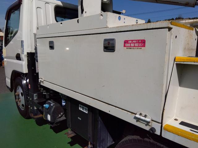 キャンター 　３．０Ｄターボ　アイチコーポレーション製高所作業車　ＳＢ１０Ａ　作業床９．７ｍ　ジャッキ自動セット　４６８０ｈ　オートマ車　社外ナビ　フルセグＴＶ　バックモニター　キーレス　集中ドアロック（30枚目）