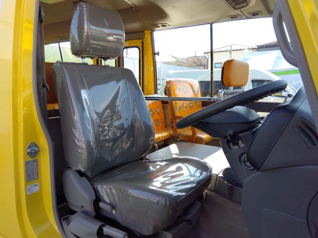 コースター 幼児車ターボ 幼児バス 大人3人幼児39人 リアクーラーヒーター オートマ車 左電格ミラー 左折戸式ドア 純正ナビ ワンセグTV バックモニター パワステ ABS(9枚目)