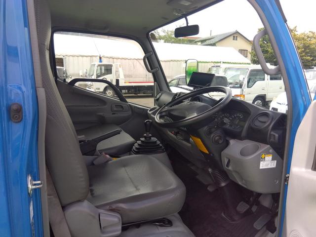 ダイナトラック 2.0ガソリン車 Wキャブ ジャストロー 極東製垂直式パワーゲート リフト能力600kg 1t積 6人乗り リアクーラー 5速マニュアル 全席パワーウインドウ 低床 小径Wタイヤ 集中ドアロック(16枚目)