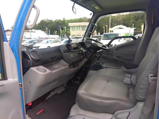 ダイナトラック 2.0ガソリン車 Wキャブ ジャストロー 極東製垂直式パワーゲート リフト能力600kg 1t積 6人乗り リアクーラー 5速マニュアル 全席パワーウインドウ 低床 小径Wタイヤ 集中ドアロック(24枚目)