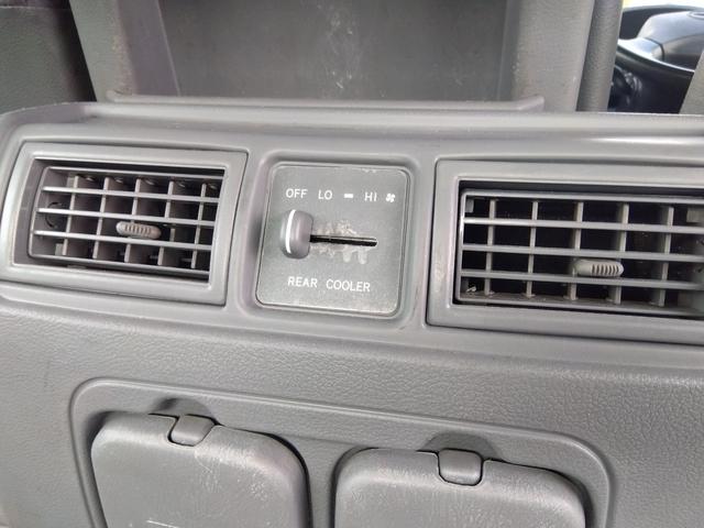 ダイナトラック 2.0ガソリン車 Wキャブ ジャストロー 極東製垂直式パワーゲート リフト能力600kg 1t積 6人乗り リアクーラー 5速マニュアル 全席パワーウインドウ 低床 小径Wタイヤ 集中ドアロック(30枚目)