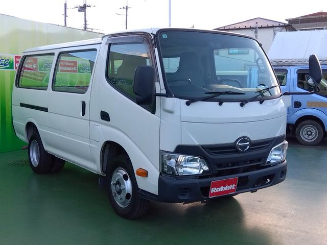 デュトロルートバン ベースグレード 4.0Dターボ 標準ルーフ 5ドア 2t積 5速マニュアル ESスタート 左電格ミラー アイドリングストップ キーレス Wエアバッグ(3枚目)