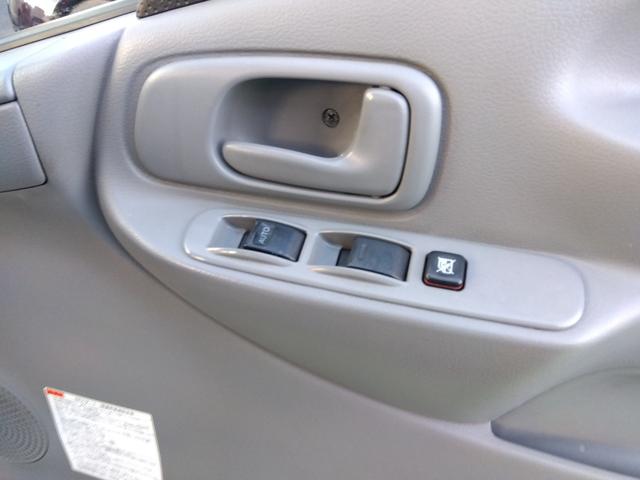 デュトロルートバン ベースグレード 4.0Dターボ 標準ルーフ 5ドア 2t積 5速マニュアル ESスタート 左電格ミラー アイドリングストップ キーレス Wエアバッグ(9枚目)