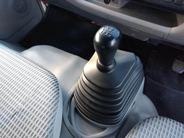 デュトロルートバン ベースグレード 4.0Dターボ 標準ルーフ 5ドア 2t積 5速マニュアル ESスタート 左電格ミラー アイドリングストップ キーレス Wエアバッグ(17枚目)