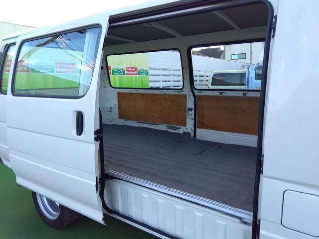 デュトロルートバン ベースグレード 4.0Dターボ 標準ルーフ 5ドア 2t積 5速マニュアル ESスタート 左電格ミラー アイドリングストップ キーレス Wエアバッグ(23枚目)