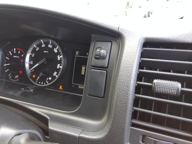 ハイエースバン ロングＤＸ　２．８Ｄターボ　５ドア　低床　１．２ｔ積　３人乗り　オートマ車　プリクラッシュセーフティ　ＬＤＡ　オートマチックハイビーム　ビルトインＥＴＣ　ミラー内蔵バックモニター　ポータブルナビＴＶ　キーレス（14枚目）
