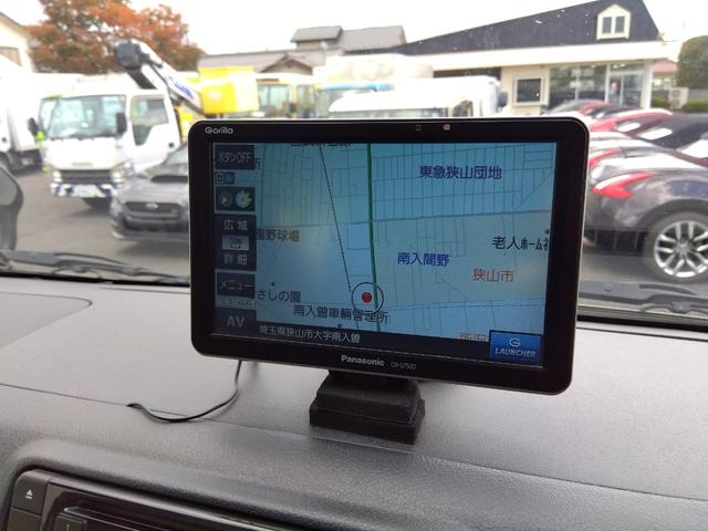 ハイエースバン ロングＤＸ　２．８Ｄターボ　５ドア　低床　１．２ｔ積　３人乗り　オートマ車　プリクラッシュセーフティ　ＬＤＡ　オートマチックハイビーム　ビルトインＥＴＣ　ミラー内蔵バックモニター　ポータブルナビＴＶ　キーレス（18枚目）