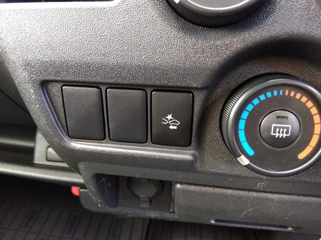 ハイエースバン ロングＤＸ　２．８Ｄターボ　５ドア　低床　１．２ｔ積　３人乗り　オートマ車　プリクラッシュセーフティ　ＬＤＡ　オートマチックハイビーム　ビルトインＥＴＣ　ミラー内蔵バックモニター　ポータブルナビＴＶ　キーレス（22枚目）