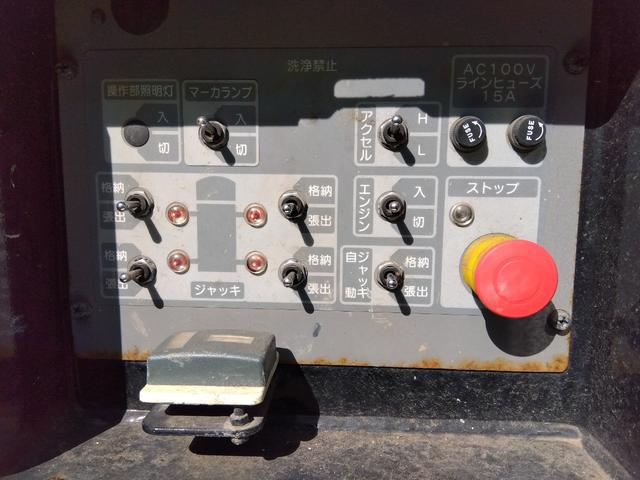 エルフトラック 　３．０Ｄターボ　タダノ製高所作業車　作業床１１．９ｍ　２０１７年１２月製造　１５０ｋｇ積　ジャッキ自動張出　アワーメーター「１４９１」　６速マニュアル　ＥＴＣ　左電格ミラー　キーレス　集中ドアロック（7枚目）