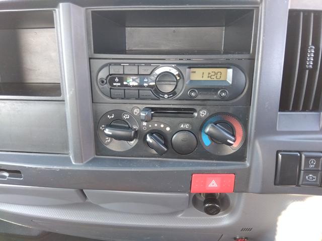 エルフトラック フルフラットロー　３．０Ｄターボ　フルフラットロー　簡易クレーン付　２ｔ積　荷台木製鉄板張り　パーキング付スムーサー　衝突軽減ブレーキ　レーンアシスト　左電格ミラー　キーレス（26枚目）