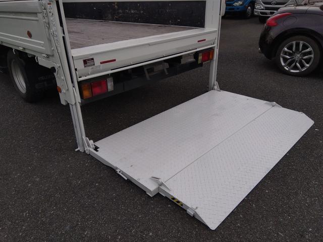 エルフトラック ロングフルフラットロー　ワイドロング　全低床　極東製垂直パワーゲート　２ｔ積　荷台床フック　６速マニュアル　ＨＳＡ　左電格ミラー　ＥＴＣ　荷台内寸長４４２幅２０６高３７（7枚目）