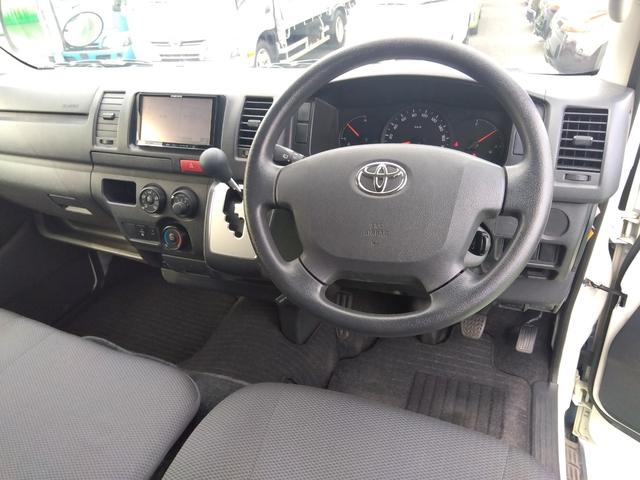 レジアスエースバン 　車椅子移動車　車椅子２台仕様　左オートステップ　リアクーラーヒーター　社外ナビ　バックモニター　キーレス（14枚目）