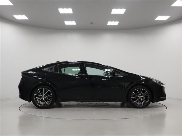プリウス Ｚ　ワンオーナー　禁煙車　トヨタ認定中古車　自動（衝突被害）ブレーキ　コネクティッドナビ　デジタルインナーミラー　パワーバックドア　ＬＥＤヘッドライト（5枚目）