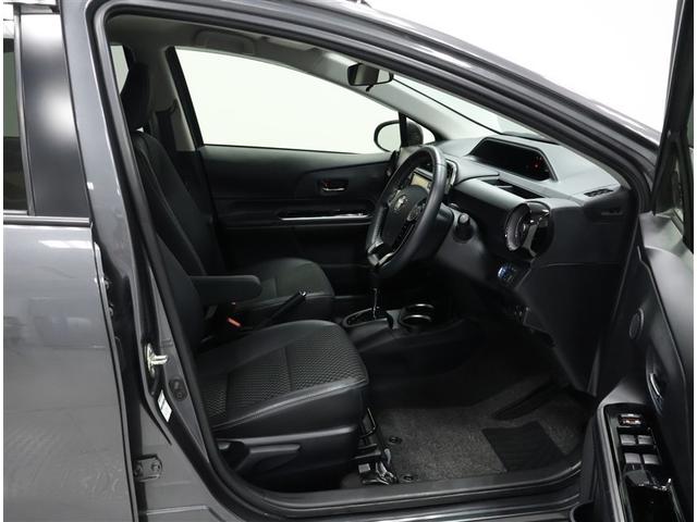 アクア クロスオーバー　ワンオーナー　禁煙車　トヨタ認定中古車　自動（衝突被害）ブレーキ　純正ナビゲーション　ＥＴＣ　ＬＥＤヘッドライト　スマートキー　純正１６インチアルミホイール（12枚目）