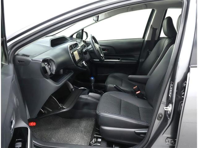 アクア クロスオーバー　ワンオーナー　禁煙車　トヨタ認定中古車　自動（衝突被害）ブレーキ　純正ナビゲーション　ＥＴＣ　ＬＥＤヘッドライト　スマートキー　純正１６インチアルミホイール（16枚目）