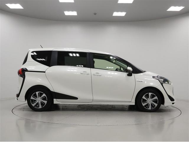シエンタ ハイブリッドＧ　クエロ　ワンオーナー　禁煙車　トヨタ認定中古車　自動（衝突被害）ブレーキ　純正ナビゲーション　パノラマミックビュー　ＥＴＣ　両側電動スライドドア　ＬＥＤヘッドライト（5枚目）