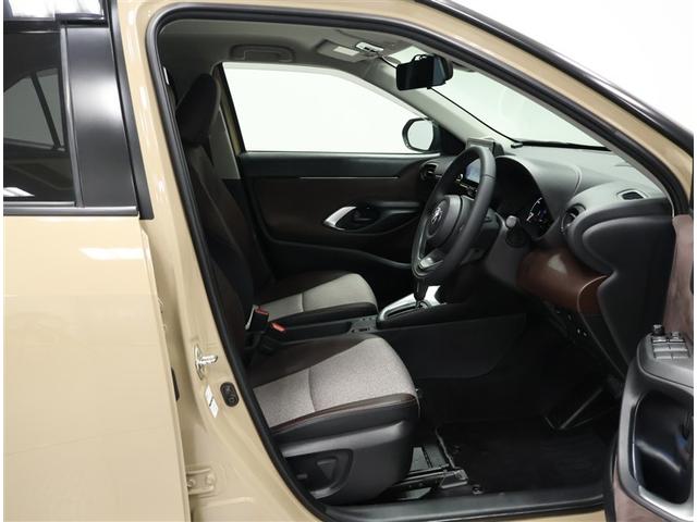 ヤリスクロス ハイブリッドＺ　ワンオーナー　禁煙車　トヨタ認定中古車　自動（衝突被害）ブレーキ　ディスプレイオーディオ　パノラマミックビュー　ドライブレコーダー　パワーバックドア　シートヒーター（15枚目）