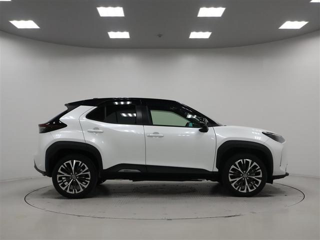 ヤリスクロス ハイブリッドZ ワンオーナー 禁煙車 トヨタ認定中古車 ディスプレイオーディオ パノラマミックビュー シートヒーター ETC パワーバックドア(5枚目)