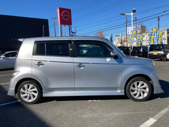 Z エアロパッケージ 当店買取直販車両 スタッドレス付き 純正HDDナビ フルセグTV 録音機能 CD・DVD再生 室内イルミネーション 360度ドラレコ フルエアロ キーレスエントリー 純正シートカバー 取説 スペアキー(5枚目)