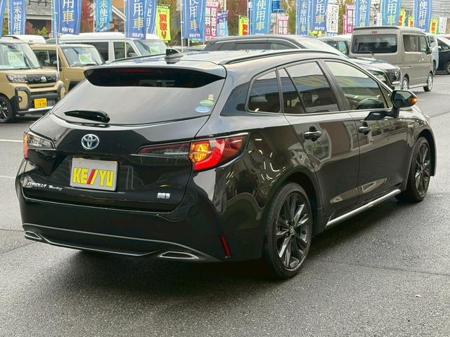 カローラツーリング ハイブリッド ダブルバイビー トヨタセーフティセンス BSM 禁煙 ナビ機能付9インチディスプレイオーディオ ルーフレール Bluetooth バックカメラ ETC ドラレコ レーダークルコン ハーフレザーシート パーキングセンサー LEDヘッドライト フォグ(3枚目)