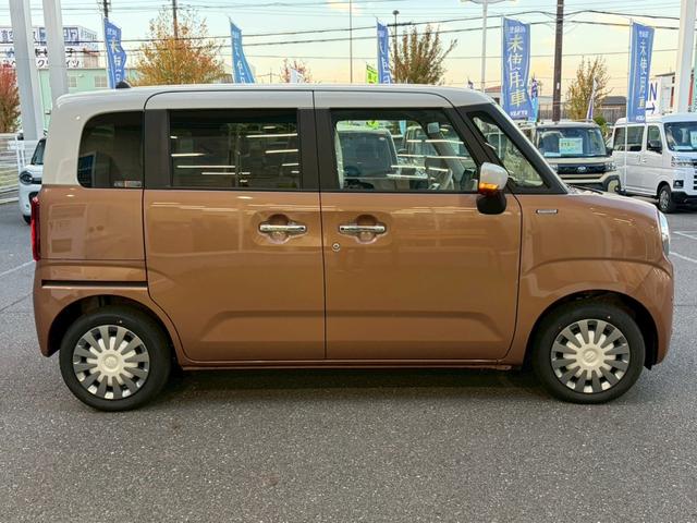 ワゴンRスマイル ハイブリッドX 届出済未使用車 ツートンルーフ 全方位モニター付メーカー9型ナビ HUD デュアルセンサーブレーキサポートII 車線逸脱警報 シートヒーター 両側電動スライド BTオーディオ シートアンダーボックス パーキングセンサー LEDランプ(7枚目)