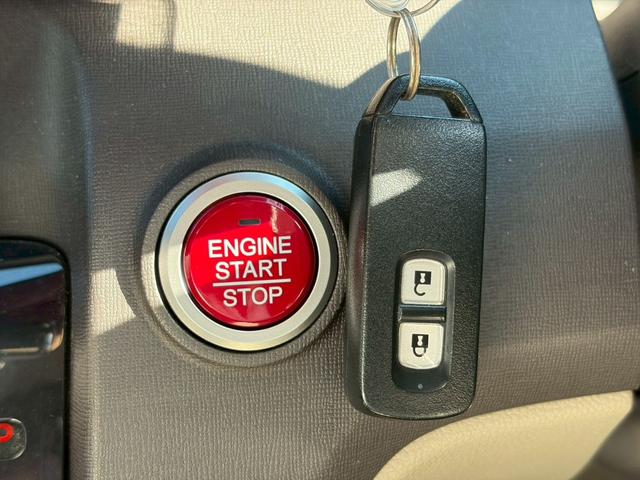 Ｎ－ＯＮＥ ツアラー・Ｌパッケージ　禁煙　ターボ　純正ＣＤオーディオ　ミュージックプレイヤー・ＵＳＢ接続可能　クルコン　パドルシフト　ＥＴＣ　スマートキー　プッシュスタート　ＨＩＤ　オートライト　純正アルミ　ウィンカーミラー（28枚目）