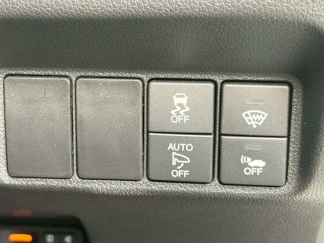 シャトル ハイブリッドＺ　シティブレーキ　ルーフレール　禁煙　インターナビ　フルセグＴＶ　Ｂｌｕｅｔｏｏｔｈ　ＨＤＭＩ　バックカメラ　ＥＴＣ　クルコン　ヒーター付ハーフレザーシート　ＬＥＤヘッドライト　フォグ　オートライト　純正アルミ　リアスポイラー（31枚目）