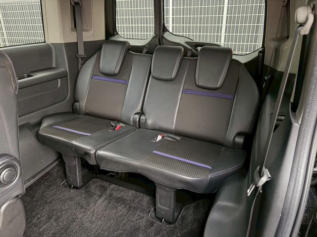 ステップワゴンスパーダ ｅ：ＨＥＶスパーダ　Ｇ・ＥＸ　ホンダセンシング　禁煙　ブラックスタイル　１０インチメモリーナビ　１１．６インチ後席モニター　マルチビューカメラ　フルセグＴＶ　Ｂｌｕｅｔｏｏｔｈ　ＥＴＣ２．０　追従型クルコン　ヒーター付ハーフレザーシート　純正アルミ（17枚目）