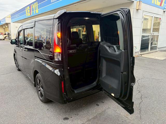 ステップワゴンスパーダ ｅ：ＨＥＶスパーダ　Ｇ・ＥＸ　ホンダセンシング　禁煙　ブラックスタイル　１０インチメモリーナビ　１１．６インチ後席モニター　マルチビューカメラ　フルセグＴＶ　Ｂｌｕｅｔｏｏｔｈ　ＥＴＣ２．０　追従型クルコン　ヒーター付ハーフレザーシート　純正アルミ（18枚目）