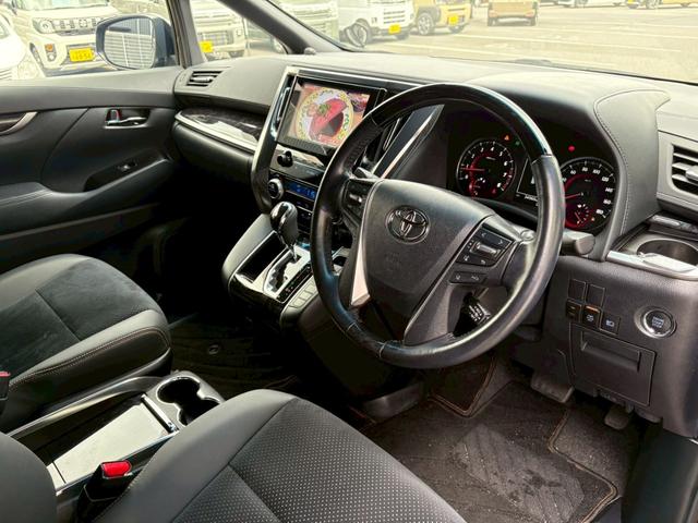 アルファード 2.5S タイプゴールド 禁煙 トヨタセーフティセンス 純正9型ナビ 12.1型後席モニター デジタルインナーミラー ETC2.0 バックカメラ パワーバックドア 車線逸脱警告 クルコン 3眼LEDライト 純正18インチアルミ(13枚目)