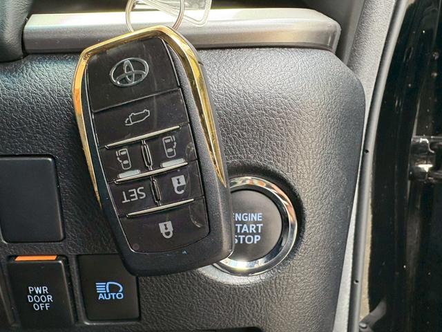 アルファード 2.5S タイプゴールド 禁煙 トヨタセーフティセンス 純正9型ナビ 12.1型後席モニター デジタルインナーミラー ETC2.0 バックカメラ パワーバックドア 車線逸脱警告 クルコン 3眼LEDライト 純正18インチアルミ(42枚目)