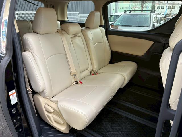 ヴェルファイア 2.5X 禁煙 トヨタセーフティセンス 8人乗り 純正9型ナビ 12型後席モニター 両側電動スライドドア 車線逸脱警告 追従クルコン フルセグTV バックカメラ LEDヘッドライト 純正16インチ 保証書(14枚目)
